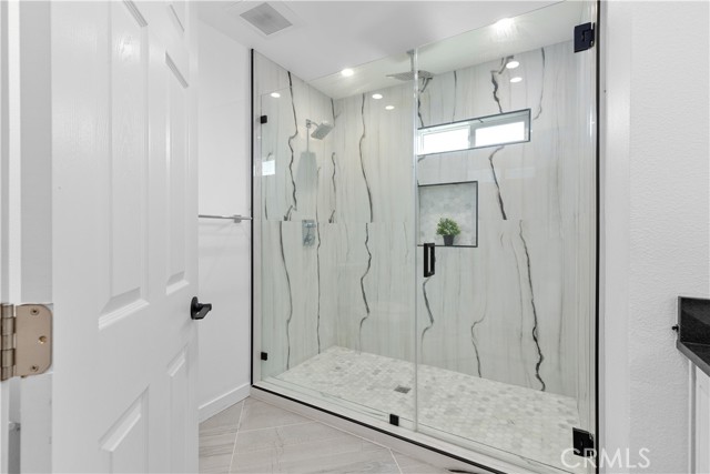 Detail Gallery Image 11 of 24 For 300 N Brookhurst St, Anaheim,  CA 92801 - 3 Beds | 2 Baths