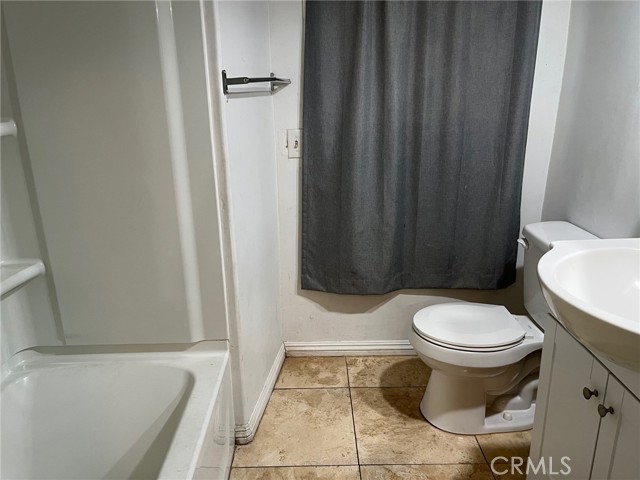 Detail Gallery Image 13 of 19 For 16242 Grand Ave #B,  Lake Elsinore,  CA 92530 - 3 Beds | 1 Baths