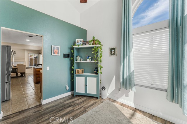 Detail Gallery Image 6 of 34 For 44200 Gillan Ave, Lancaster,  CA 93535 - 4 Beds | 3 Baths