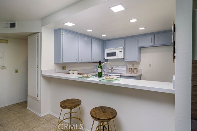 Detail Gallery Image 8 of 37 For 2756 Pine Creek, Fullerton,  CA 92835 - 1 Beds | 1/1 Baths