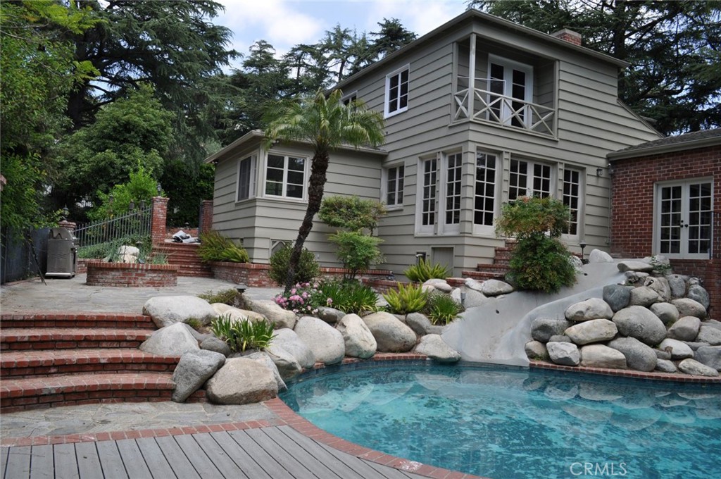 5227 Alta Canyada Road