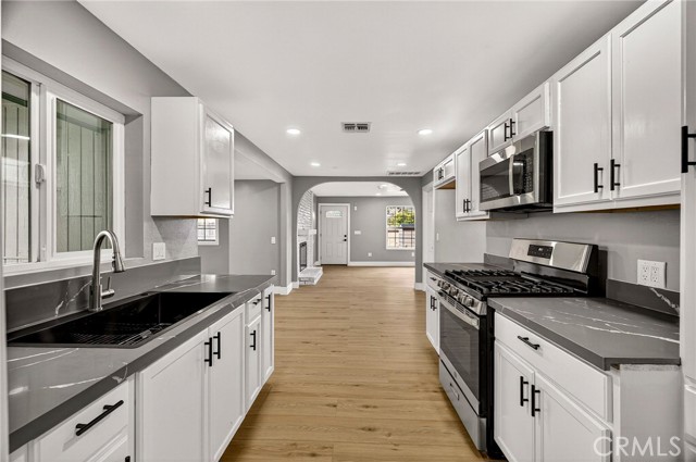 Image 16 of 50 For 7040 Fulton