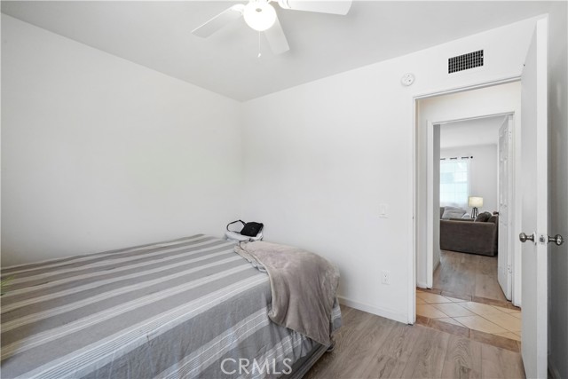 20854 runnymede st, Winnetka CA: https://media.crmls.org/medias/7285c749-0e84-41fd-b1a8-ffdb168e2673.jpg