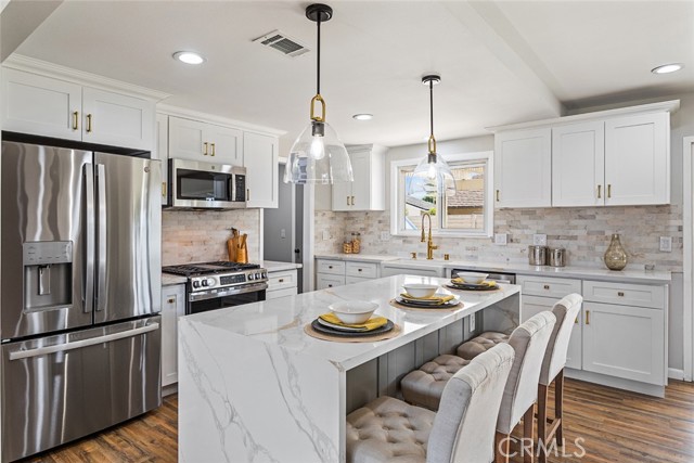 Detail Gallery Image 9 of 22 For 906 E Chalynn Ave, Orange,  CA 92866 - 3 Beds | 2 Baths