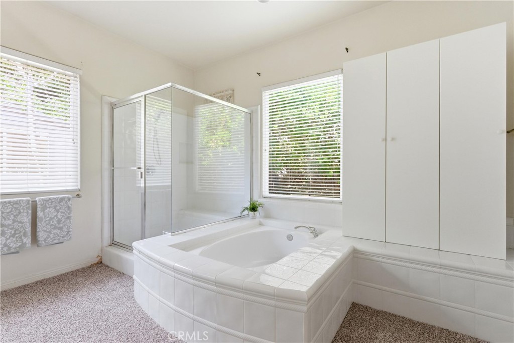 https://media.crmls.org/medias/728614ec-cb6d-410c-a2bf-a7a6c0c93c2d.jpg?preset=X-Large
