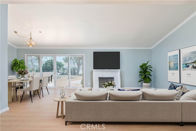 Image 4 of 32 For 12824 Woodley Avenue