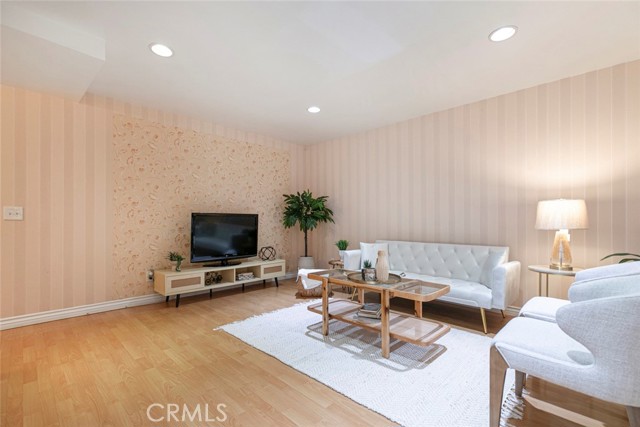 Detail Gallery Image 5 of 38 For 605 N Louise St #106,  Glendale,  CA 91206 - 2 Beds | 2 Baths