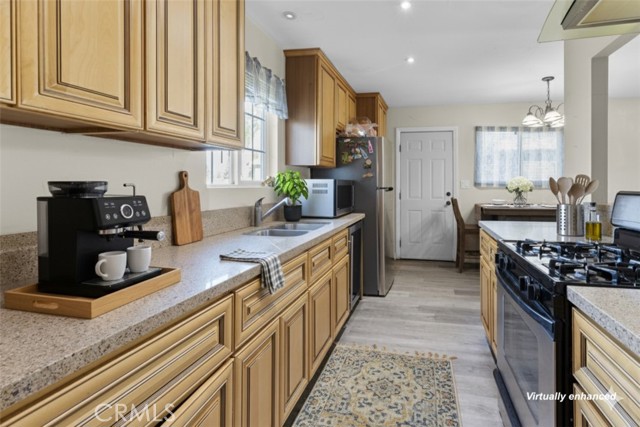 Detail Gallery Image 8 of 26 For 1386 E 6th, Ontario,  CA 91764 - 3 Beds | 1/1 Baths