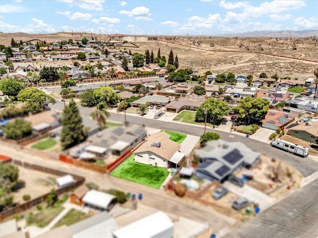 4825 Putter Lane, Bakersfield CA: https://media.crmls.org/medias/7287327d-e89c-4eb7-a210-4513806f9b58.jpg