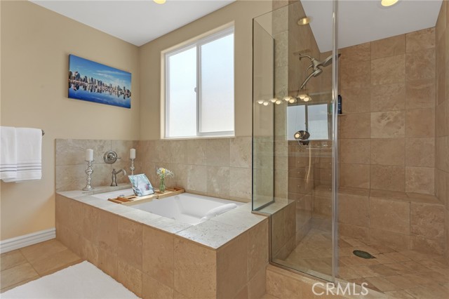Detail Gallery Image 14 of 23 For 1917 Harriman Ln a,  Redondo Beach,  CA 90278 - 4 Beds | 2/1 Baths