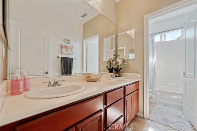 Detail Gallery Image 21 of 34 For 1524 Larsen Ln, Placentia,  CA 92870 - 6 Beds | 4 Baths