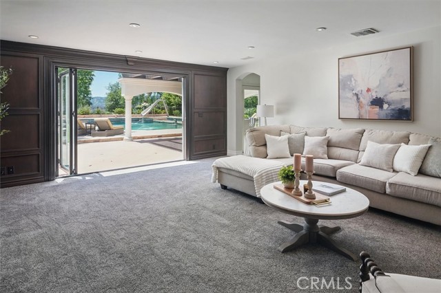 Detail Gallery Image 24 of 75 For 25132 Barnhill Rd, Saugus,  CA 91350 - 6 Beds | 6 Baths