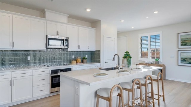 Detail Gallery Image 2 of 22 For 3201 Silo Paseo, Ontario,  CA 91761 - 3 Beds | 2/1 Baths