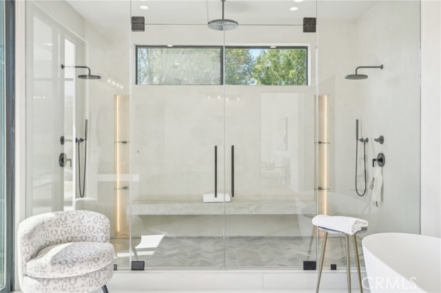 22930 Dolorosa Street, Woodland Hills CA: https://media.crmls.org/medias/728952cf-fd87-4444-852b-4ec5623135d1.jpg