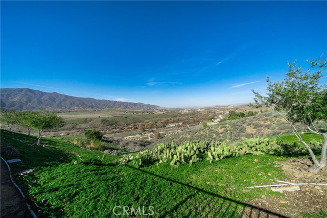 11298 Finders Court, Corona CA: https://media.crmls.org/medias/7289b68f-25cf-4020-82d9-107dbc9b9c96.jpg