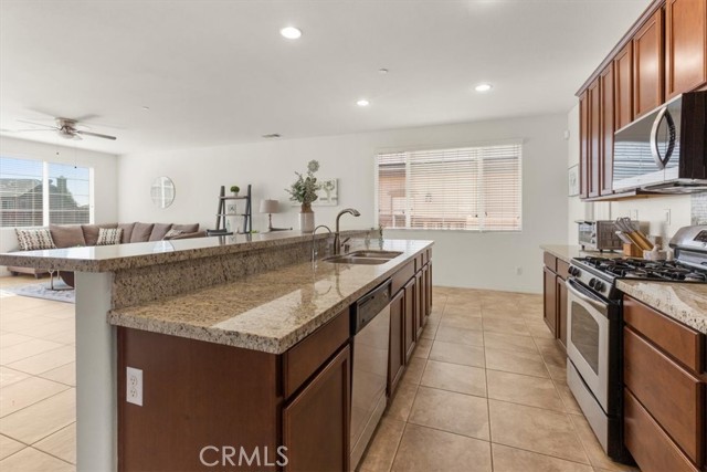 Detail Gallery Image 9 of 23 For 18345 Betony Pl, San Bernardino,  CA 92407 - 3 Beds | 2 Baths