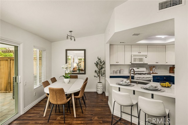 Image 14 of 63 For 28871 Oakview