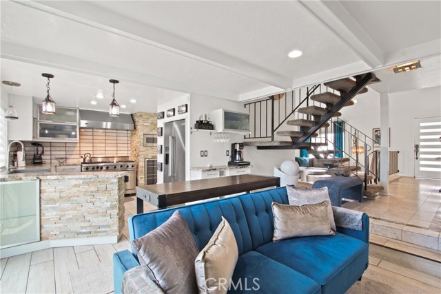 1107 Woodbury Drive, Harbor City CA: https://media.crmls.org/medias/728ad93b-c263-4dc2-97a4-c37509b6ab5e.jpg