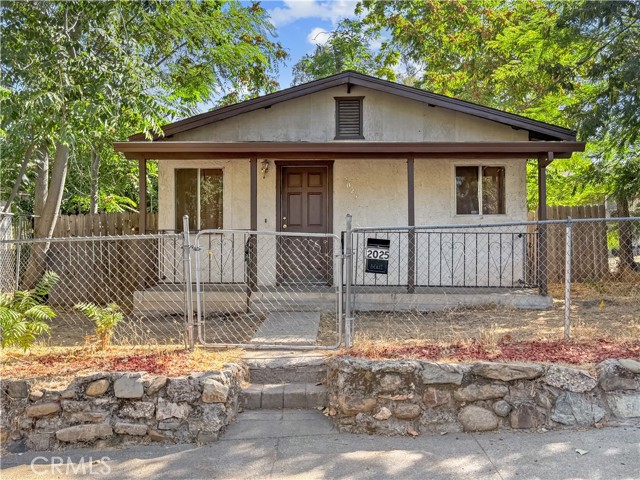 Detail Gallery Image 3 of 37 For 2025 Gray St, Oroville,  CA 95965 - 2 Beds | 2 Baths