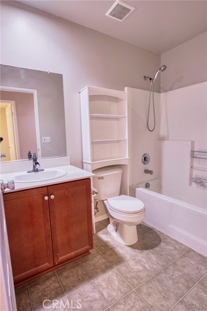 Detail Gallery Image 16 of 25 For 1350 Benchmark St, Beaumont,  CA 92223 - 3 Beds | 2 Baths