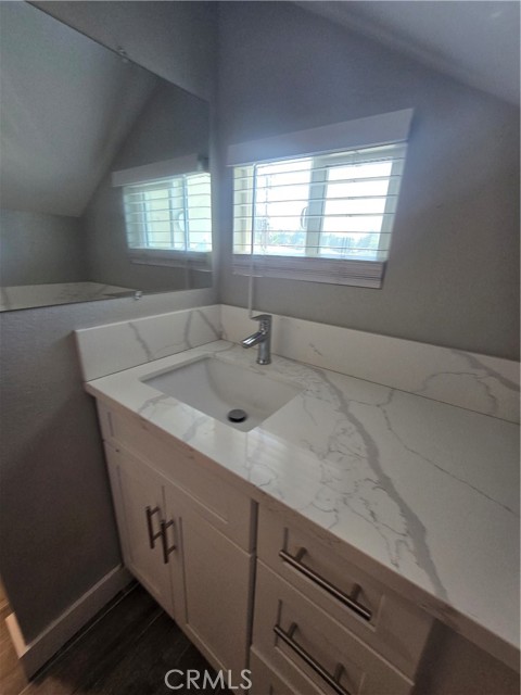 Image 14 of 20 For 136 Sheridan Street B