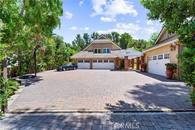 Detail Gallery Image 2 of 75 For 284 South Quintana, Anaheim Hills,  CA 92807 - 5 Beds | 3 Baths