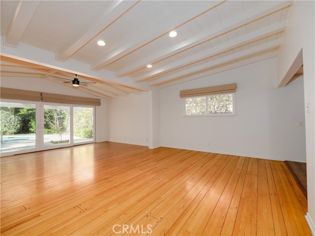 Detail Gallery Image 42 of 65 For 4539 Hayvenhurst, Encino,  CA 91436 - 3 Beds | 3 Baths