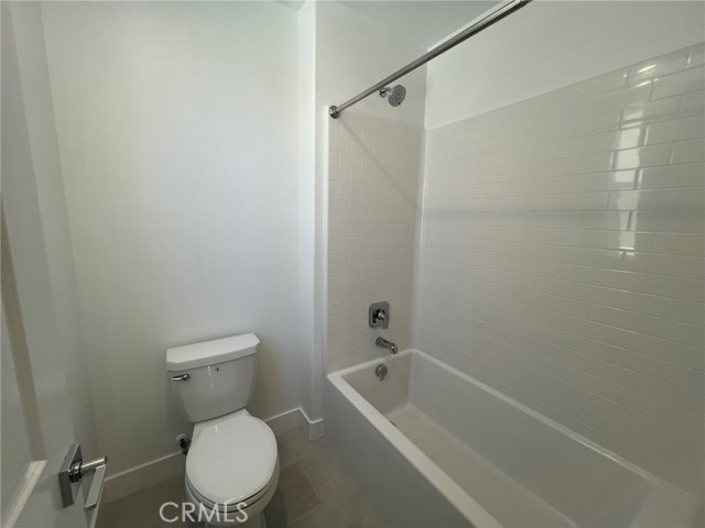 179 Sawbuck, Irvine CA: https://media.crmls.org/medias/728f2a37-043f-4e83-95b6-bf64d056e835.jpg
