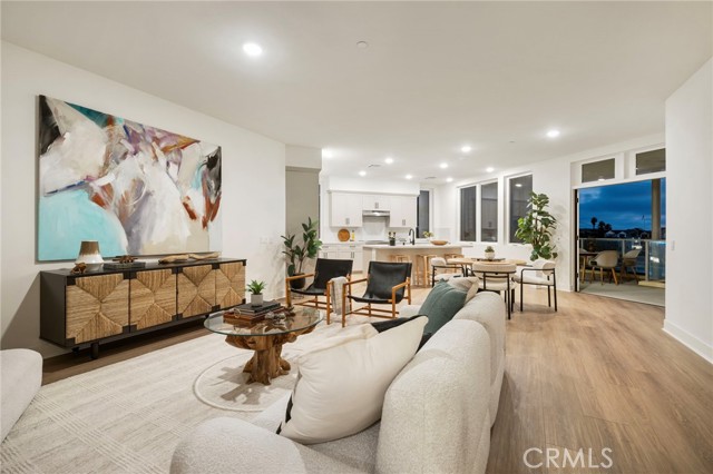 Detail Gallery Image 15 of 71 For 414 Main St #300,  Huntington Beach,  CA 92648 - 2 Beds | 2/1 Baths