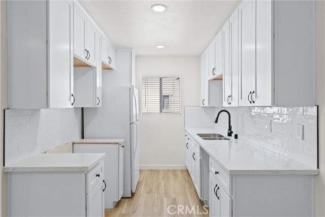 Detail Gallery Image 11 of 20 For 1382 via Santiago, Corona,  CA 92882 - 2 Beds | 1 Baths