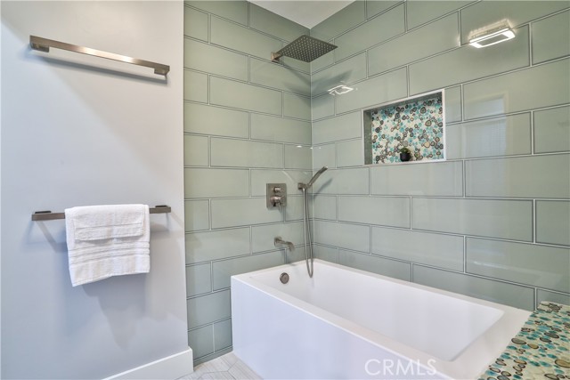315 Teasdale Drive, Claremont CA: https://media.crmls.org/medias/72900e98-04cb-419a-a80e-ca67a0d4f5f9.jpg