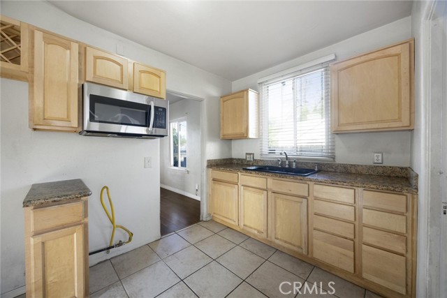 Detail Gallery Image 11 of 25 For 2829 Dracena St, Bakersfield,  CA 93304 - 2 Beds | 1 Baths