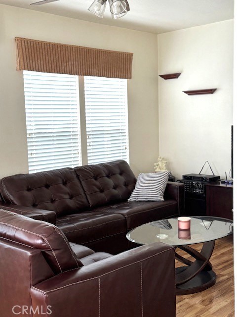 MLS #OC25265315 image #5