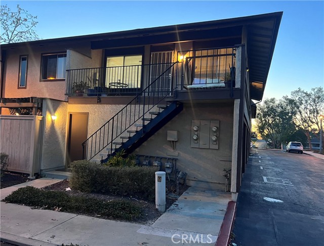 Front Image Thumbnail for CROC26039594