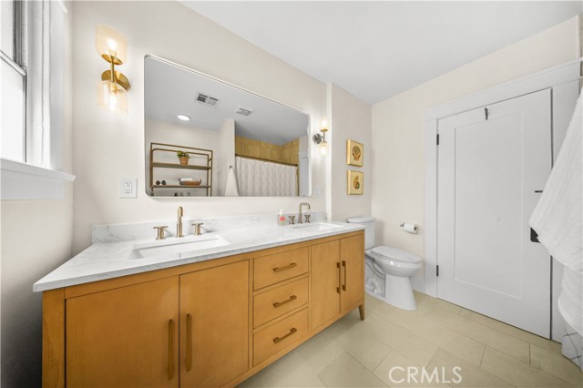 Detail Gallery Image 18 of 35 For 4049 E 15th, Long Beach,  CA 90804 - 3 Beds | 2 Baths