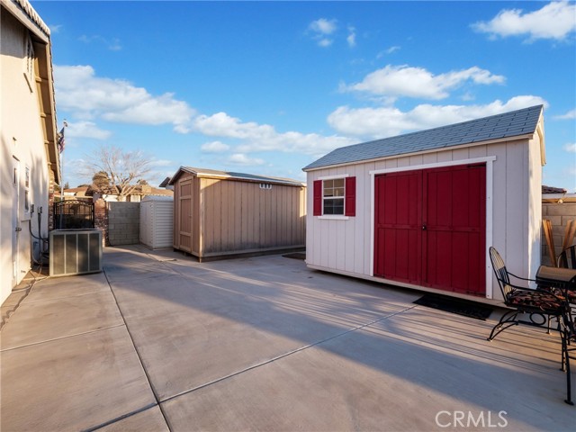 13136 Tawya Road, Apple Valley CA: https://media.crmls.org/medias/72943600-6dd7-4244-97e3-89b5a848f171.jpg