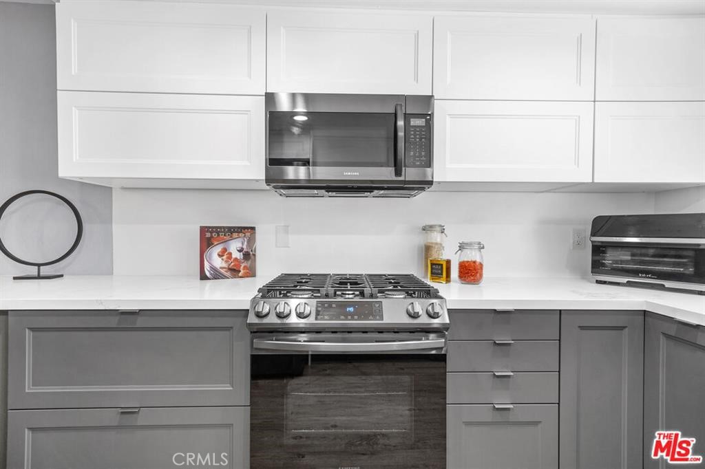 https://media.crmls.org/medias/7294953c-80d3-4a58-8d16-eb50cc4ed3e2.jpg?preset=X-Large