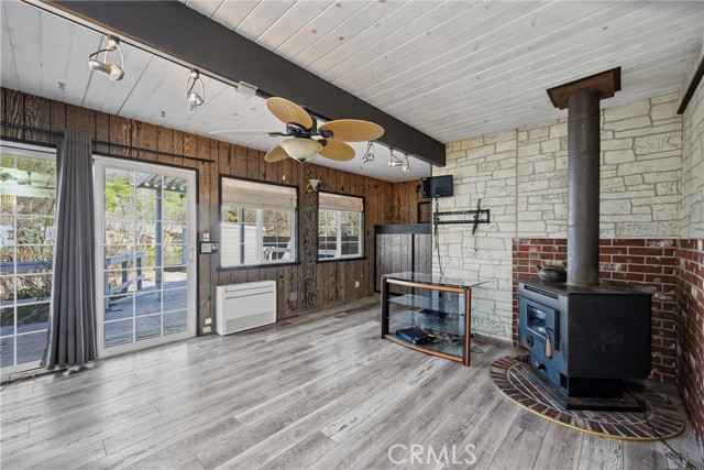 Detail Gallery Image 19 of 39 For 12762 Shoreview Dr, Clearlake Oaks,  CA 95423 - 2 Beds | 2 Baths