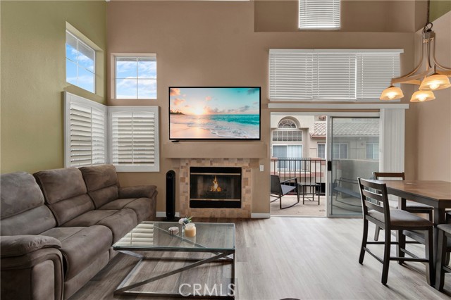 Detail Gallery Image 4 of 24 For 2931 via Milano #202,  Corona,  CA 92879 - 2 Beds | 2 Baths