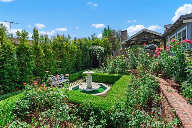357 N Mayflower Avenue, Monrovia CA: https://media.crmls.org/medias/72960ef5-282c-4573-8f61-7c93e779485a.jpg