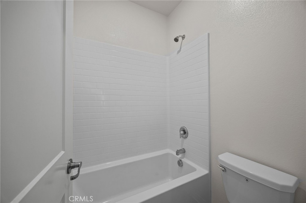 https://media.crmls.org/medias/7296e06b-30cd-43d9-874c-b98685ec2485.jpg?preset=X-Large