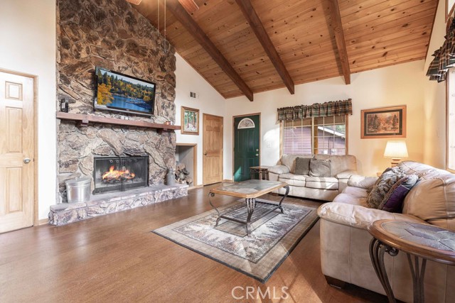 Detail Gallery Image 7 of 29 For 817 E Barker, Big Bear City,  CA 92314 - 3 Beds | 2 Baths