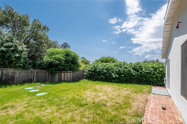 6438 Day Street, Tujunga CA: https://media.crmls.org/medias/72984c26-bd22-41f3-9324-1e4dd835d50b.jpg
