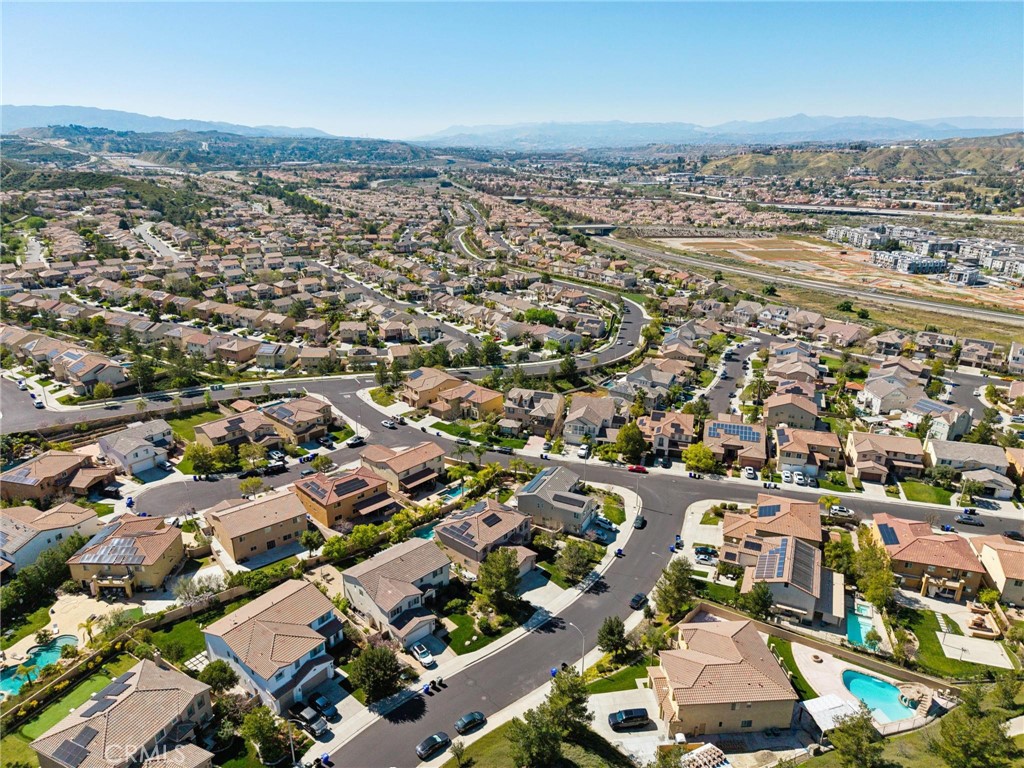 https://media.crmls.org/medias/72992338-a105-4dcb-a6ce-d4870d28de67.jpg?preset=X-Large