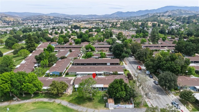 Detail Gallery Image 32 of 47 For 19237 Avenue of the Oaks #B,  Newhall,  CA 91321 - 2 Beds | 1 Baths