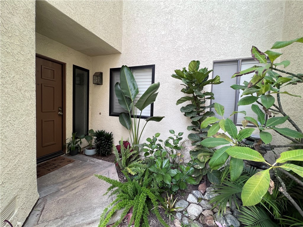 887 Endicott Drive, Claremont, CA 91711