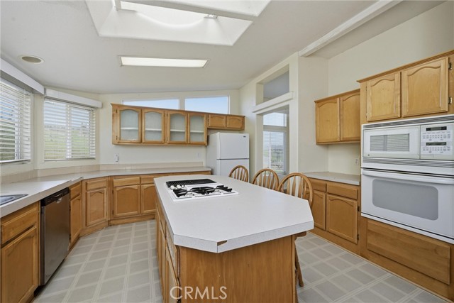 Detail Gallery Image 11 of 44 For 2805 Smith Ln, Clearlake,  CA 95422 - 3 Beds | 2 Baths