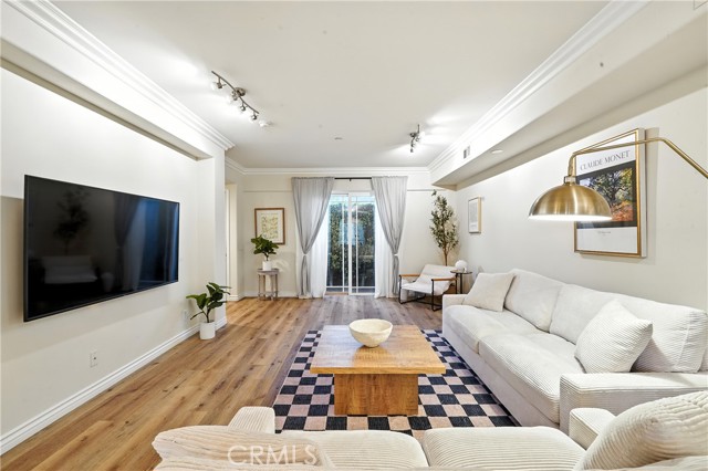 Detail Gallery Image 7 of 53 For 5805 Monterey Rd, Los Angeles,  CA 90042 - 3 Beds | 2/1 Baths