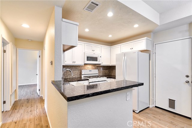 Detail Gallery Image 16 of 28 For 10 Carmesi, Rancho Santa Margarita,  CA 92688 - 2 Beds | 2 Baths