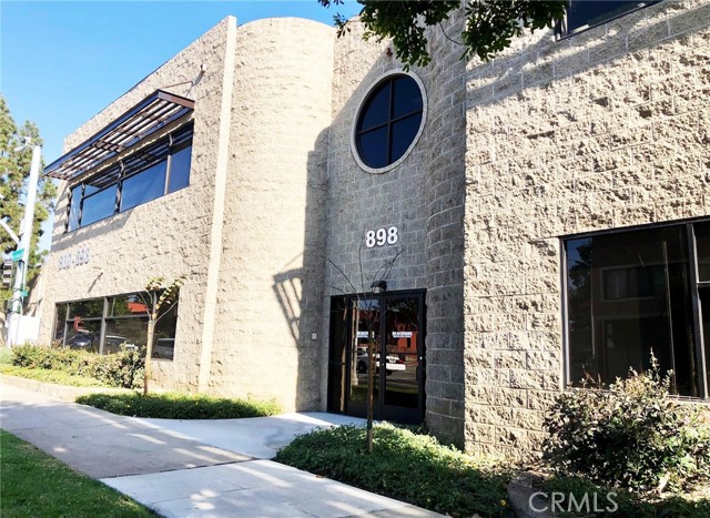 886 N Fair Oaks Avenue, Pasadena, California 91103, ,Commercial Lease,For Rent,886 N Fair Oaks Avenue,CRCV25089428